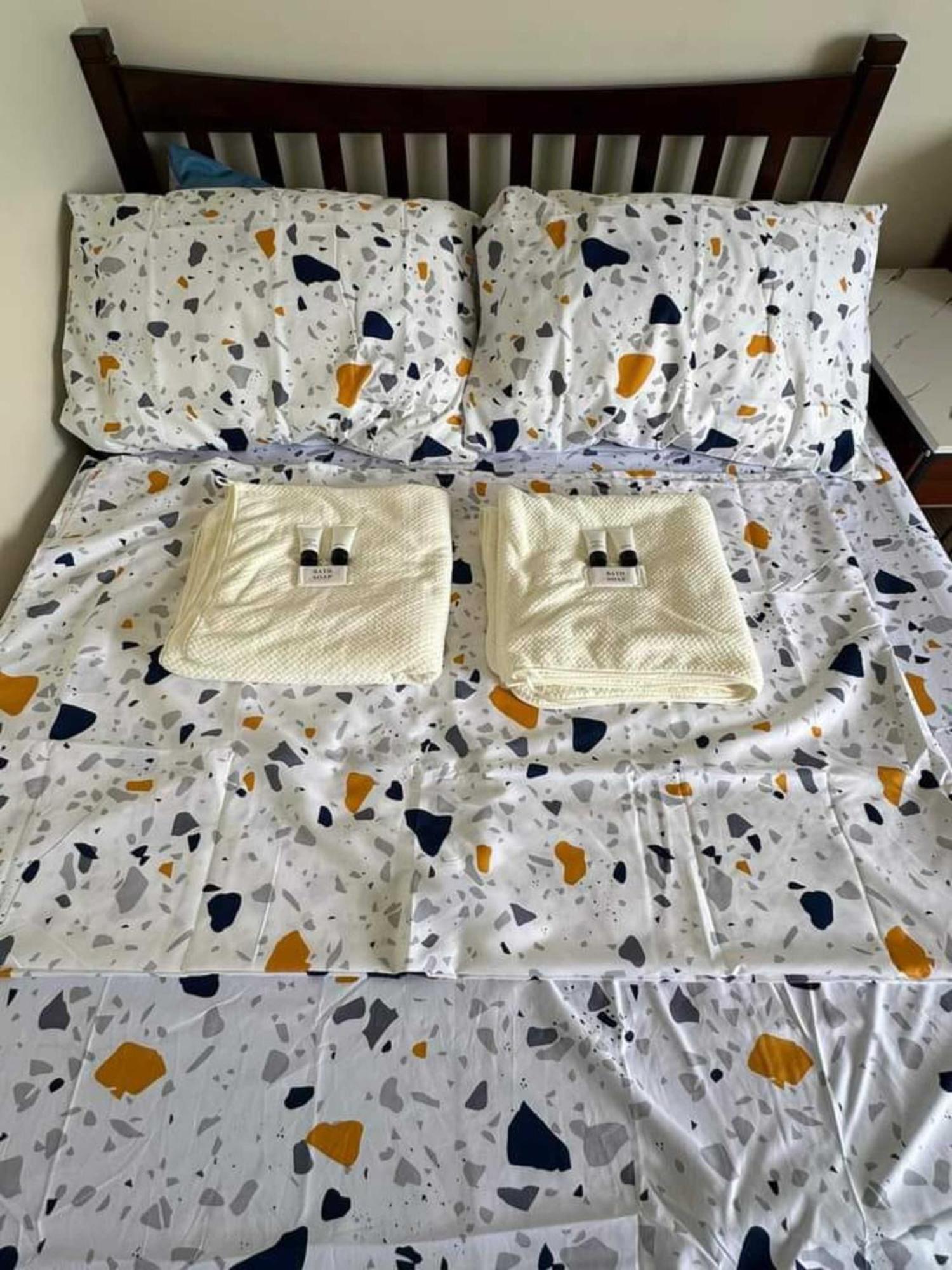 Fullerton Suites Puting Kahoy Luaran gambar